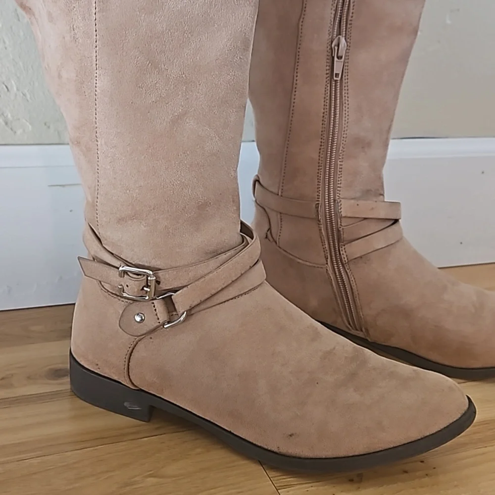 N/A flat beige